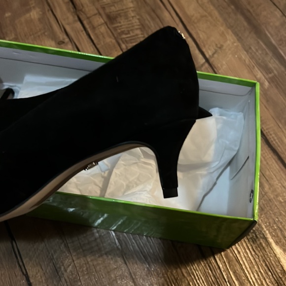 Sam Edelman Black Suede Pump 4cm heelheight - Picture 8 of 9